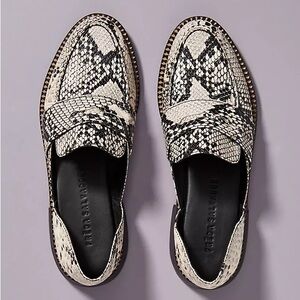 FRĒDA SALVADOR / Tash Side Cut Snakeskin Leather Loafers / Size 6M